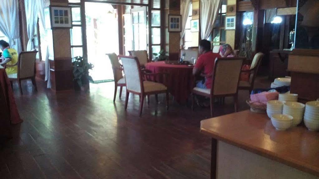 Shari La Island Resort Kampong Pasir Hantu Exterior foto